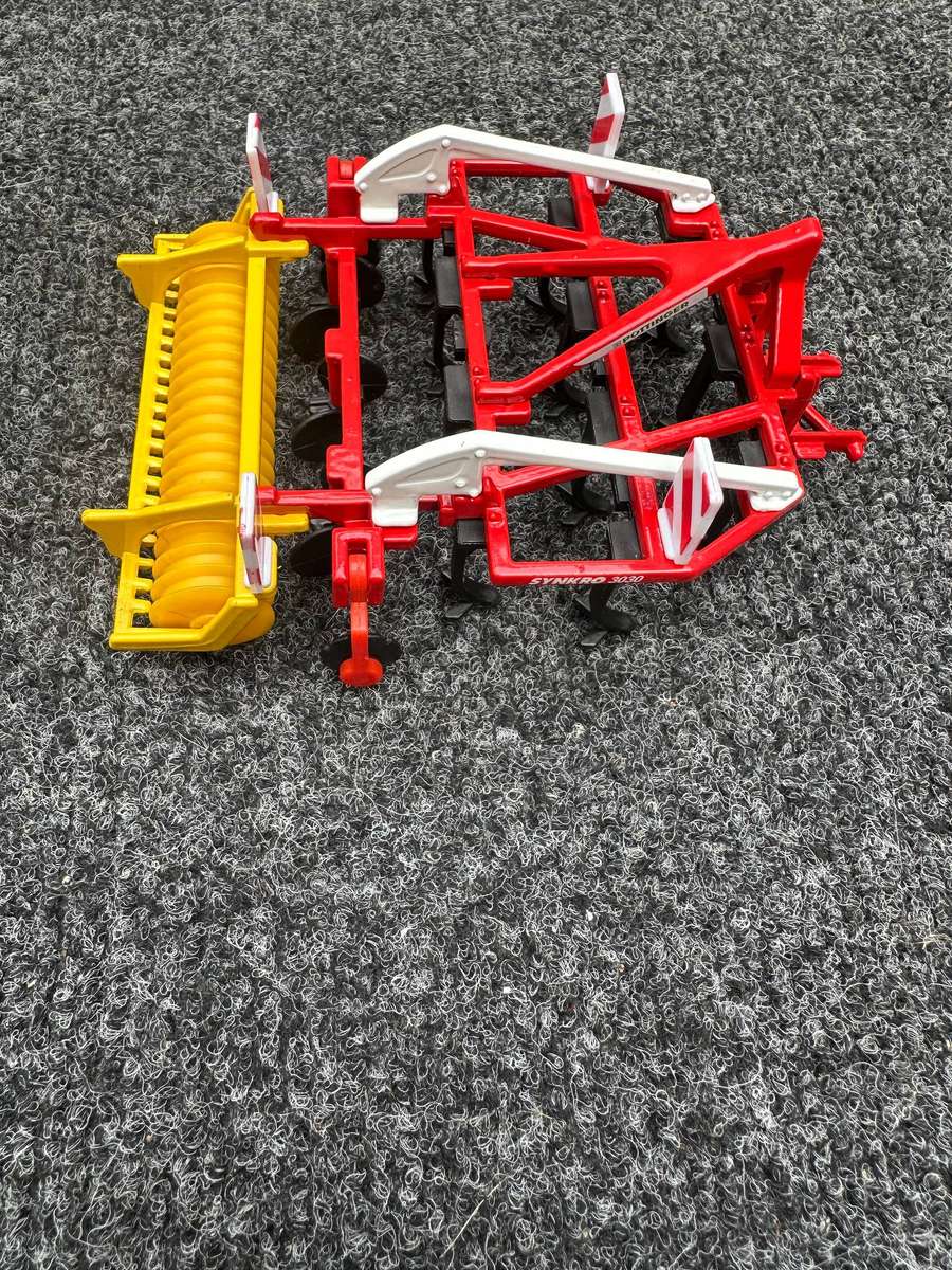 DINKY TOYS
