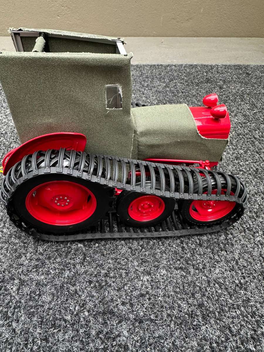 DINKY TOYS