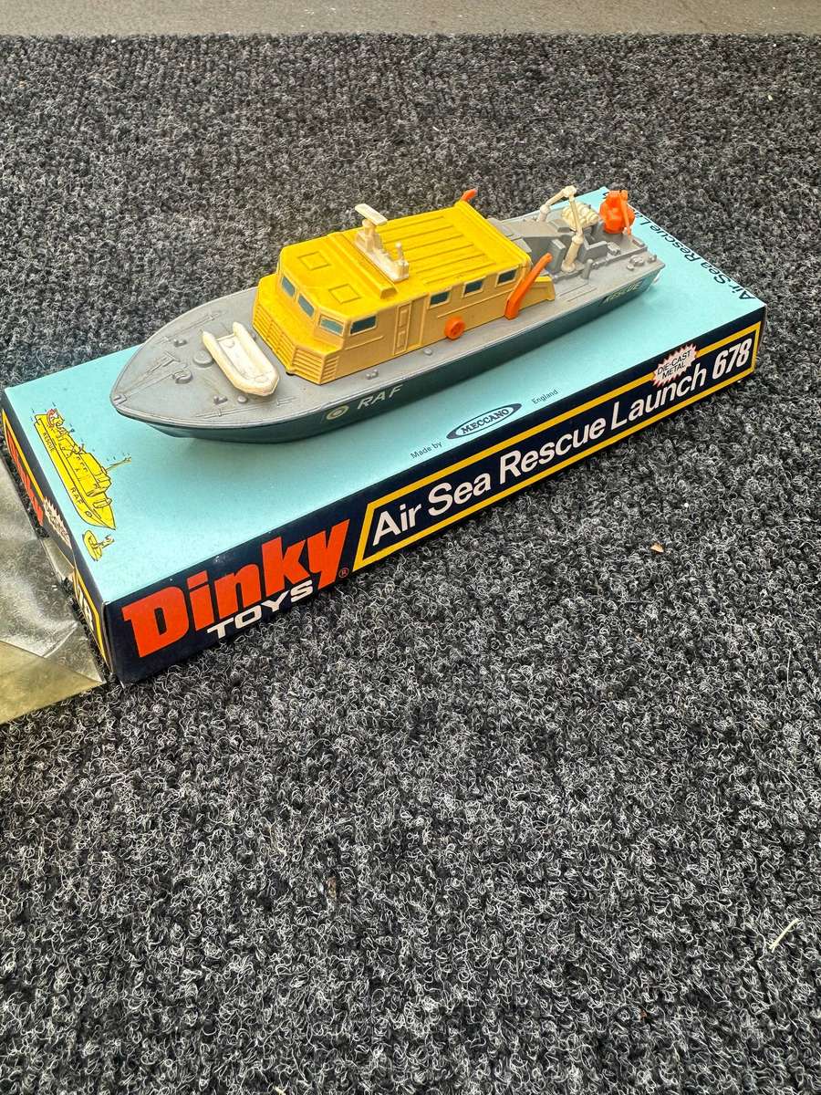 DINKY TOYS