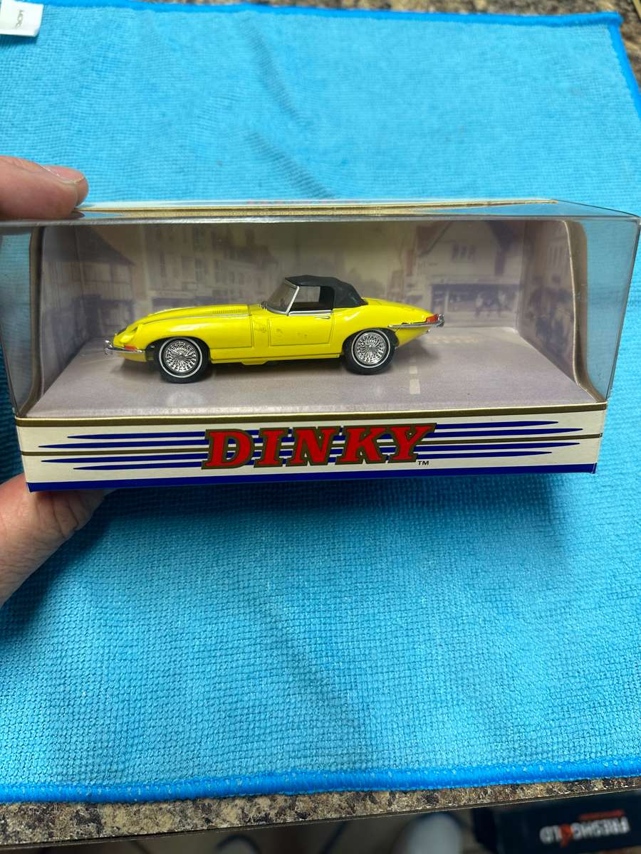 DINKY TOYS