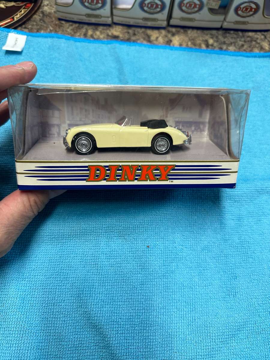 DINKY TOYS