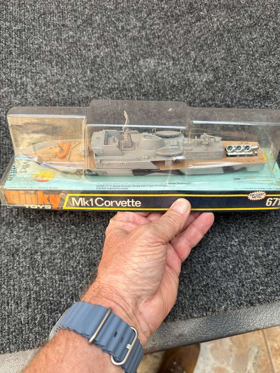 DINKY TOYS