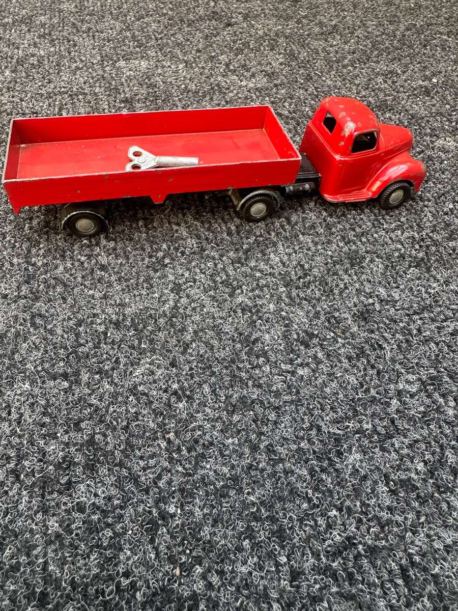 DINKY TOYS