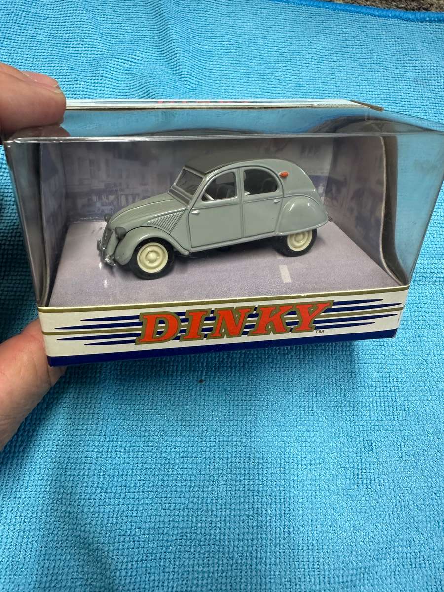 DINKY TOYS