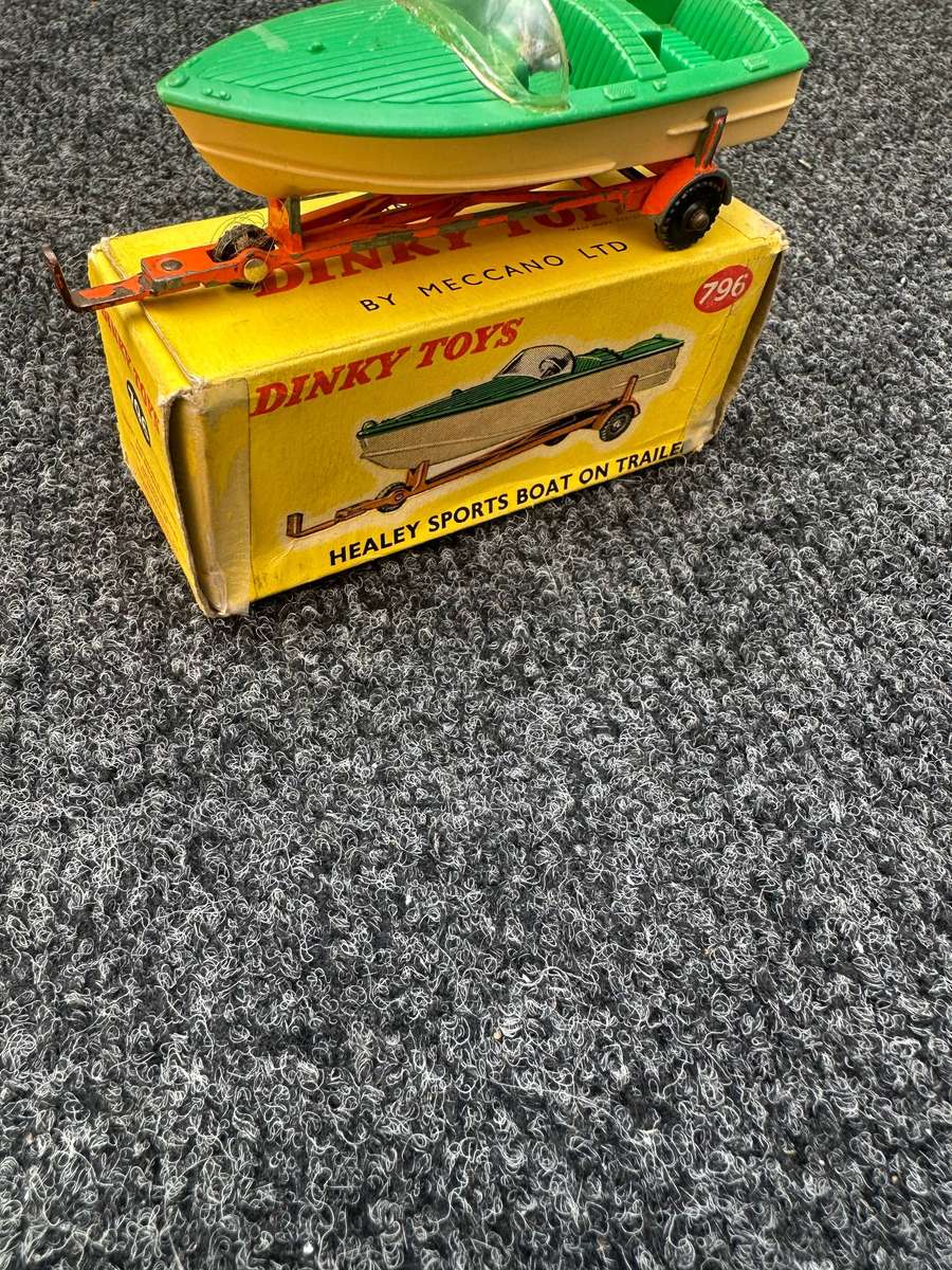 DINKY TOYS