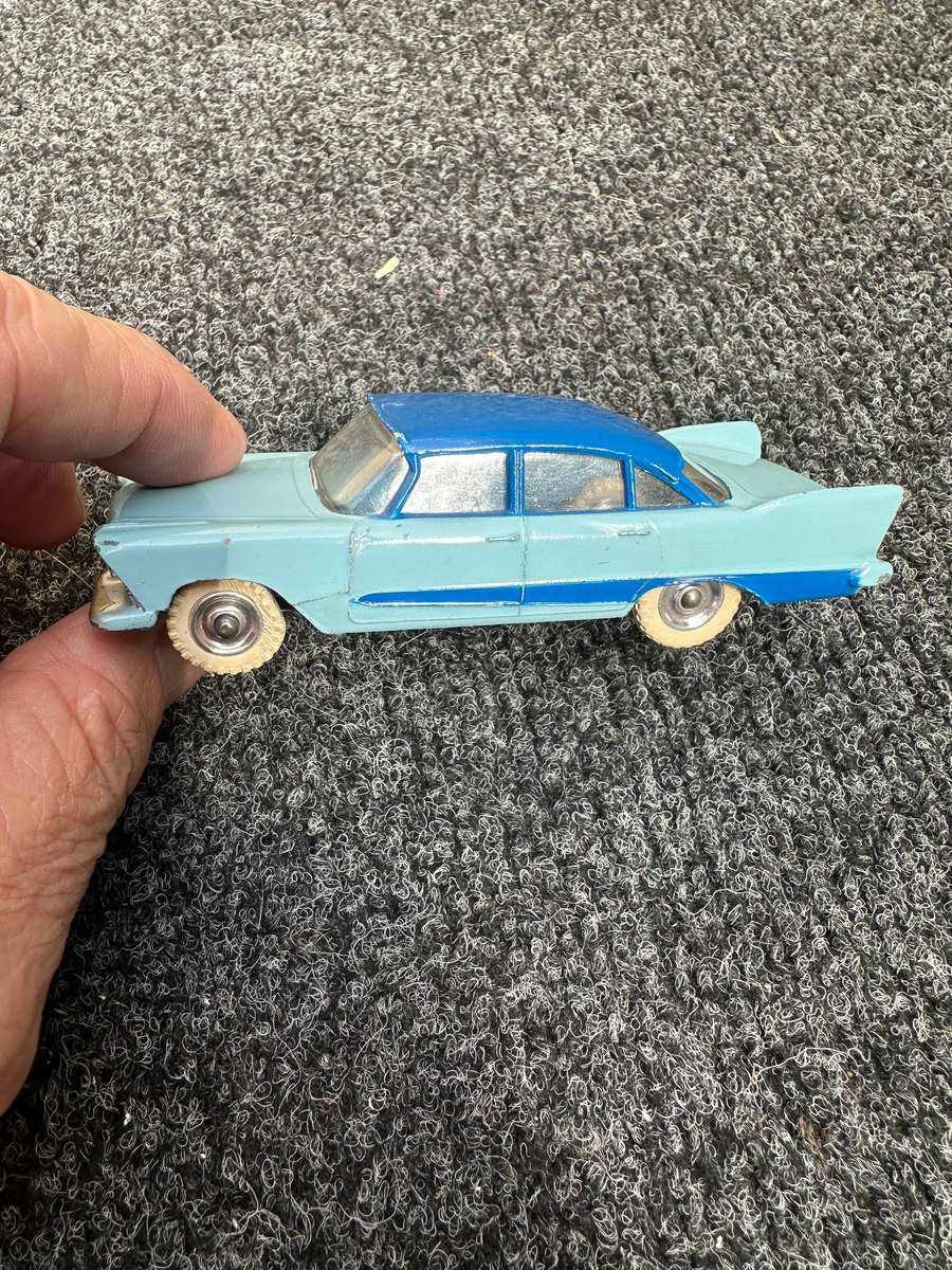 DINKY TOYS