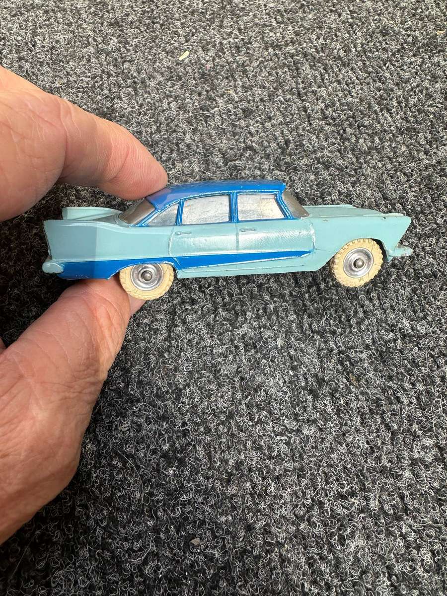 DINKY TOYS