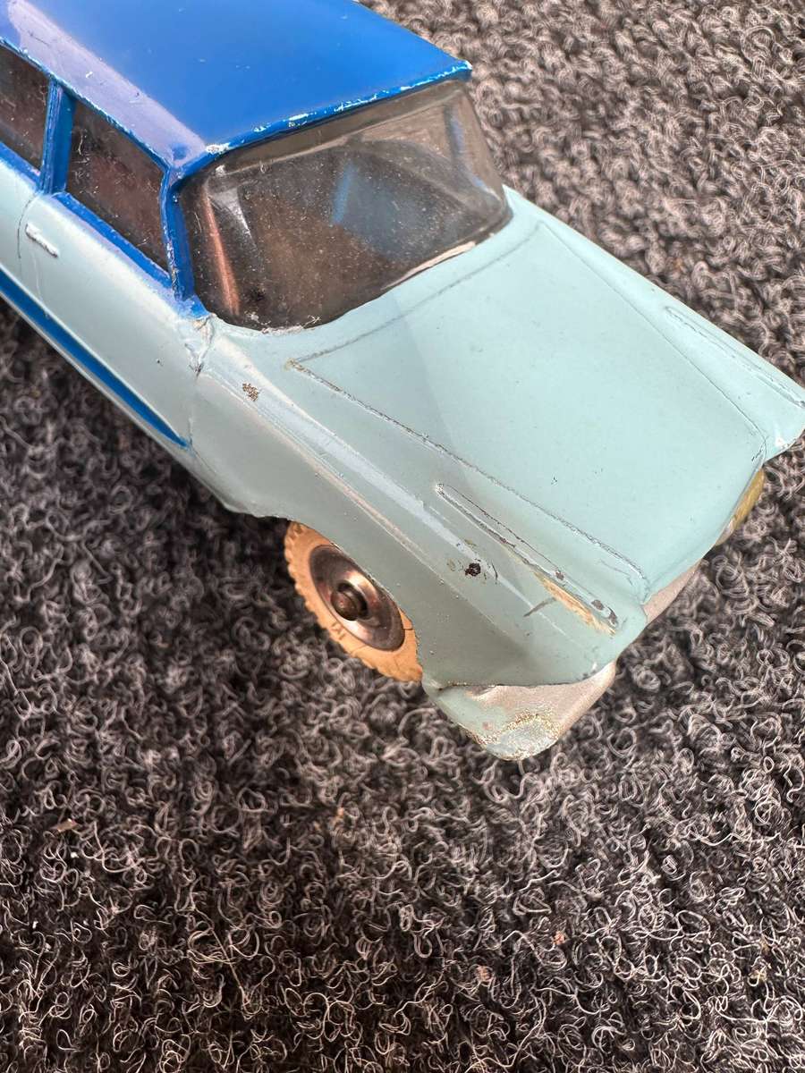DINKY TOYS