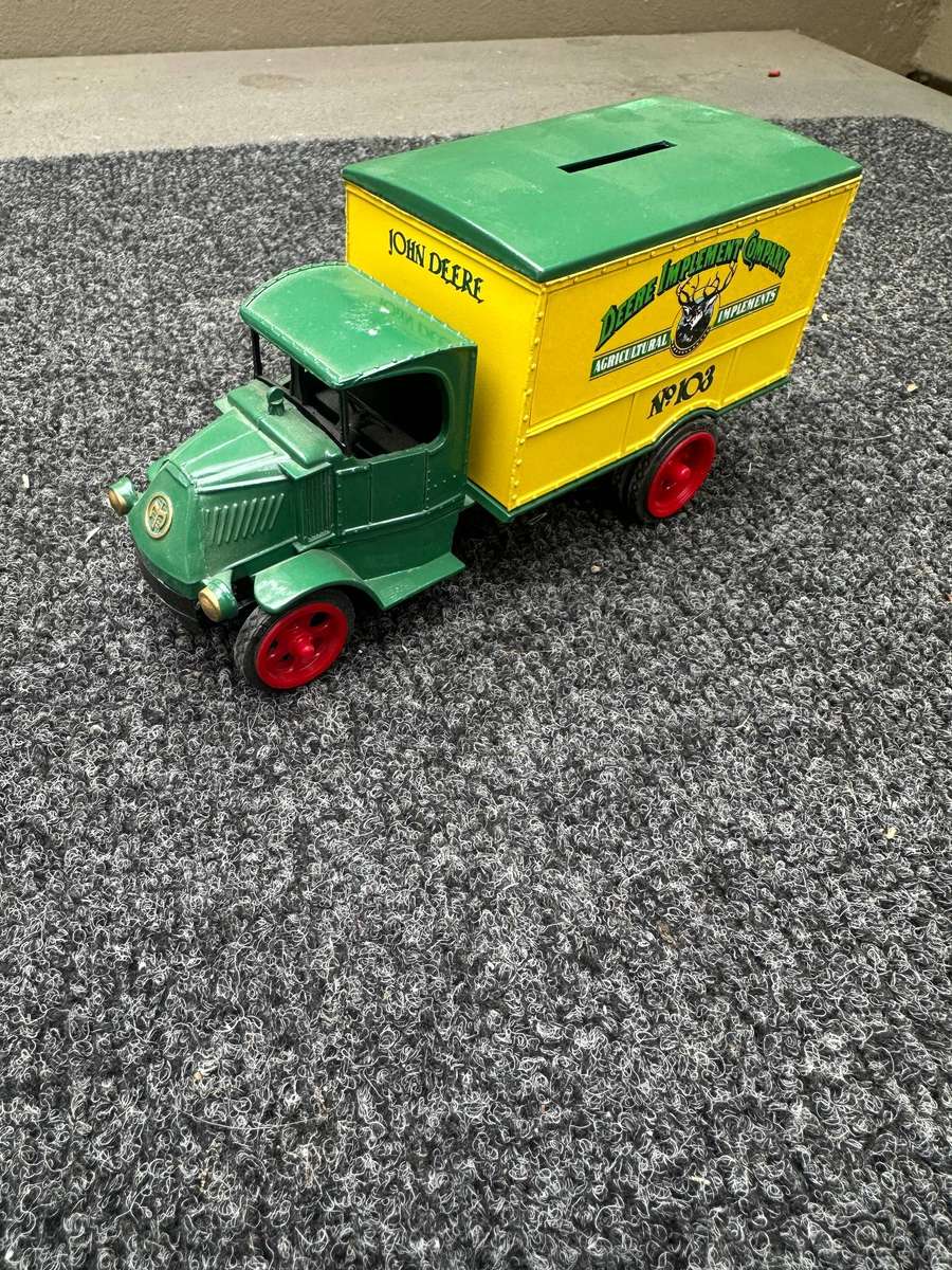 JOHN DEERE TOYS