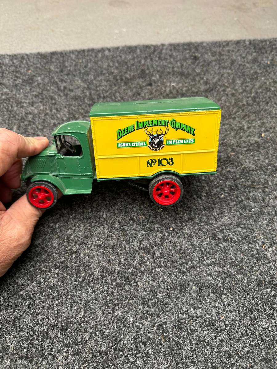 JOHN DEERE TOYS