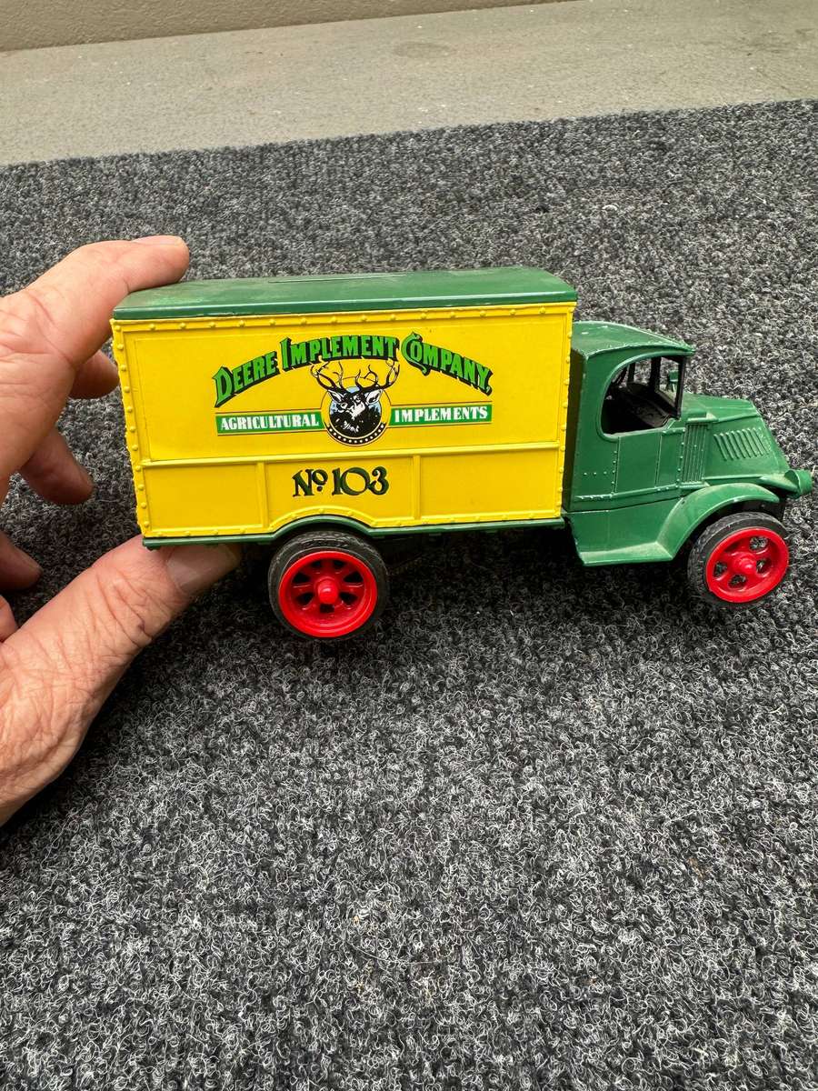 JOHN DEERE TOYS