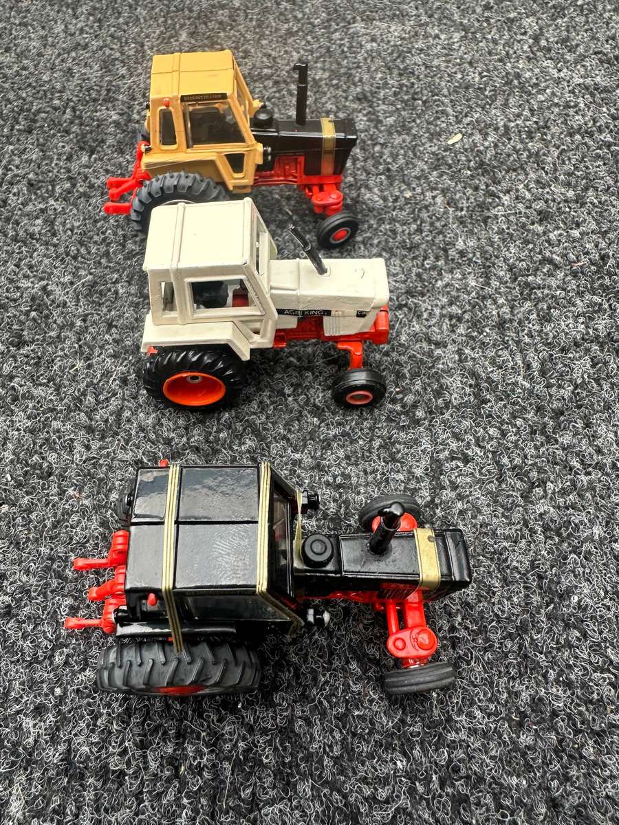 TRACTOR