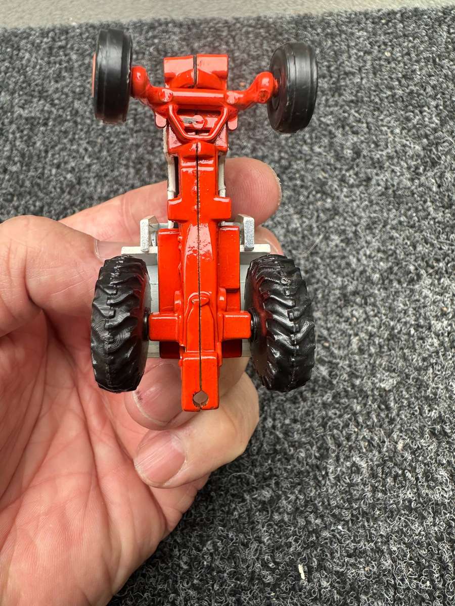 TRACTOR