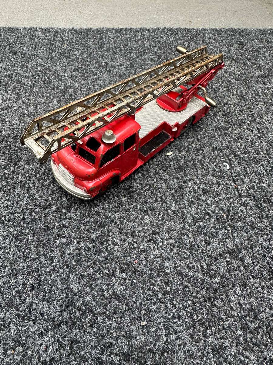 DINKY TOYS