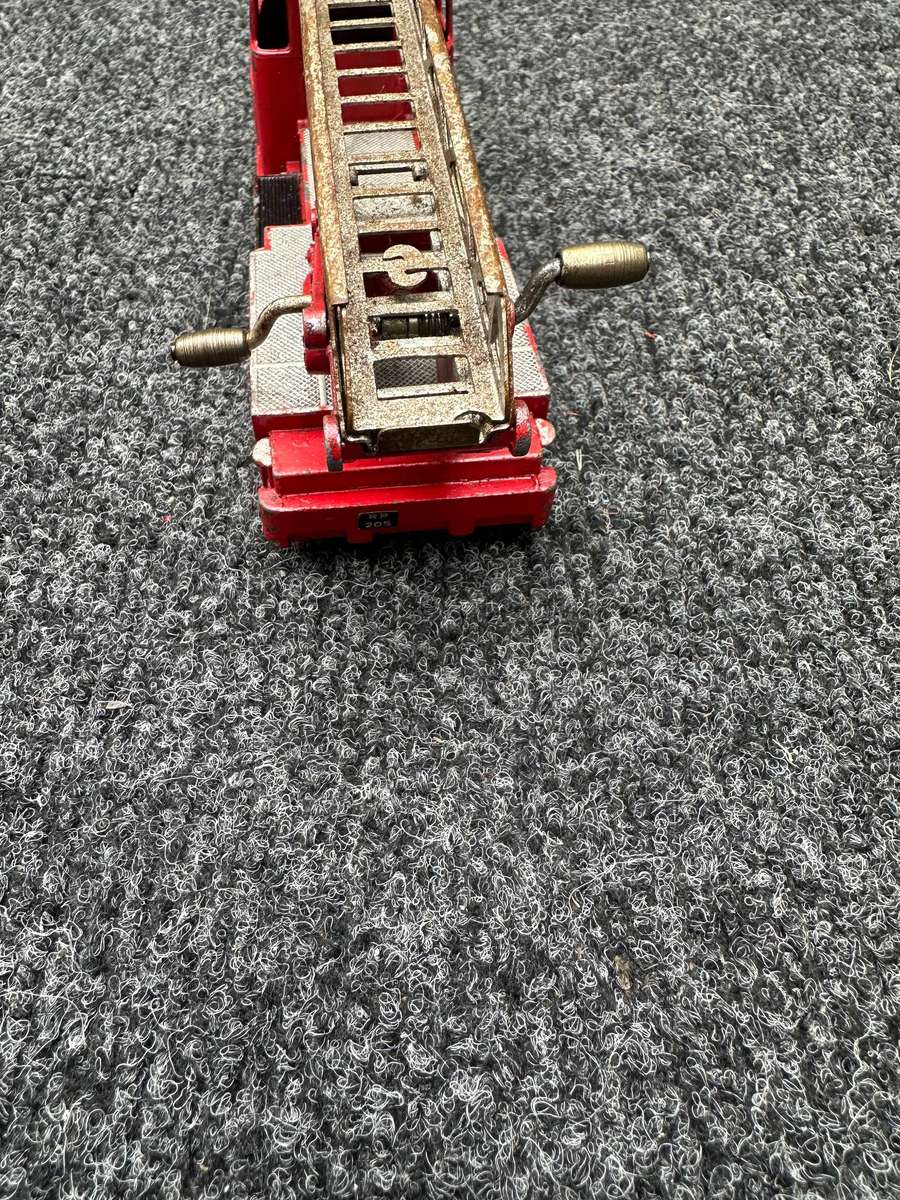 DINKY TOYS