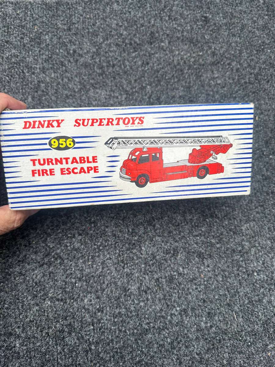 DINKY TOYS