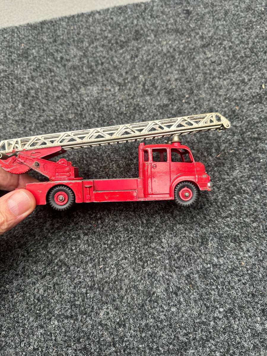 DINKY TOYS