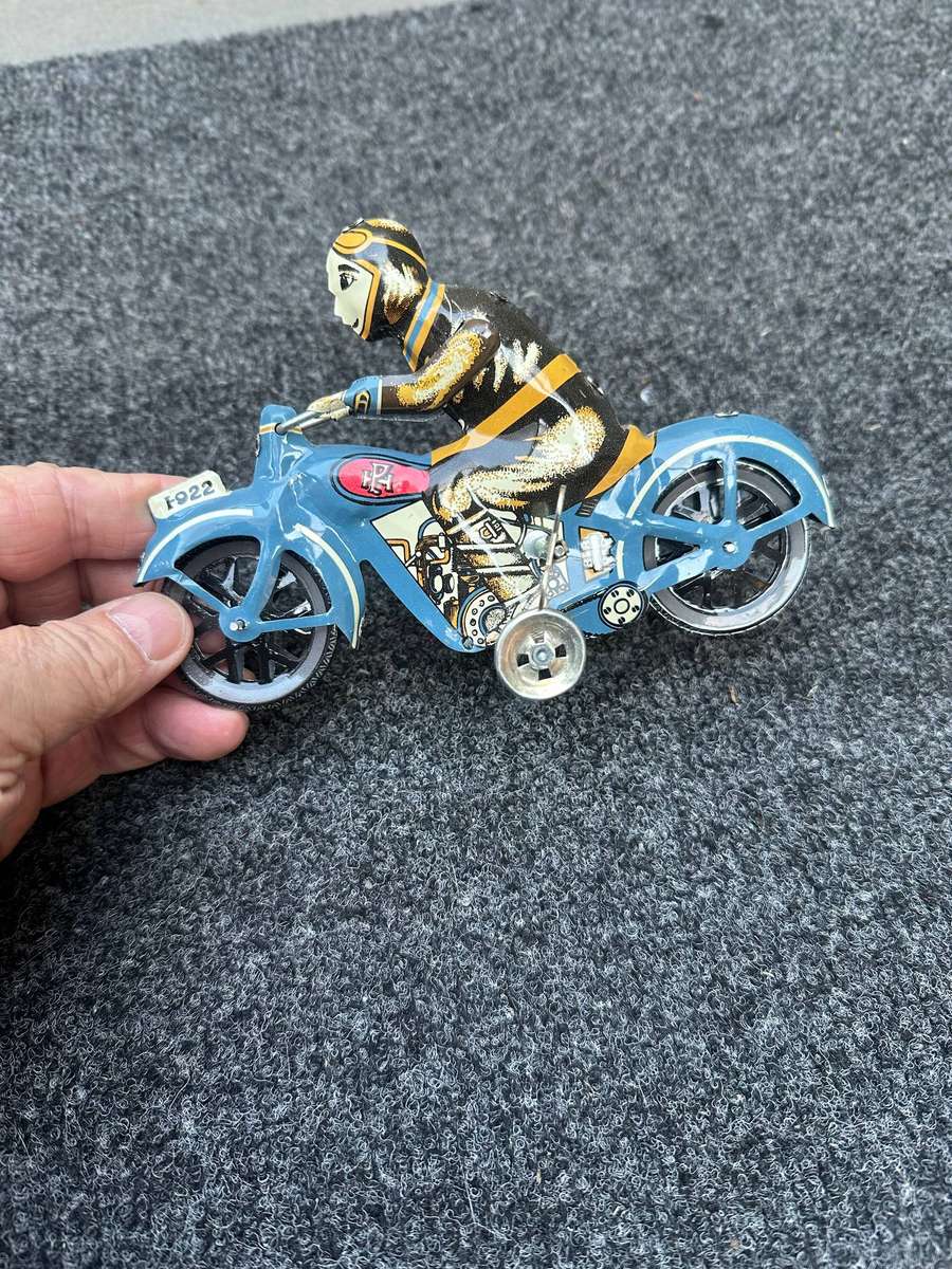 TINPLATE TOYS