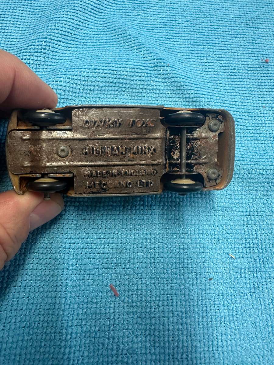 DINKY TOYS