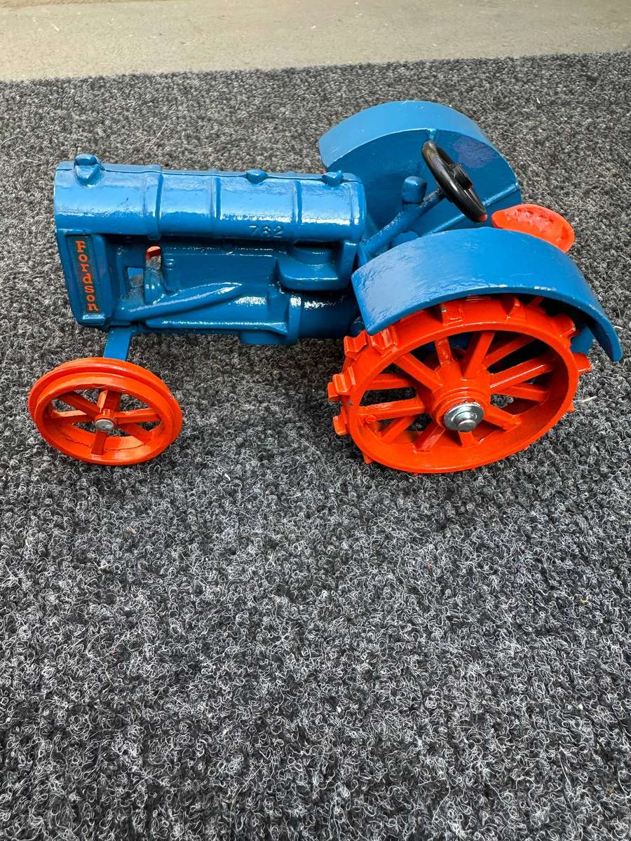 DINKY TOYS