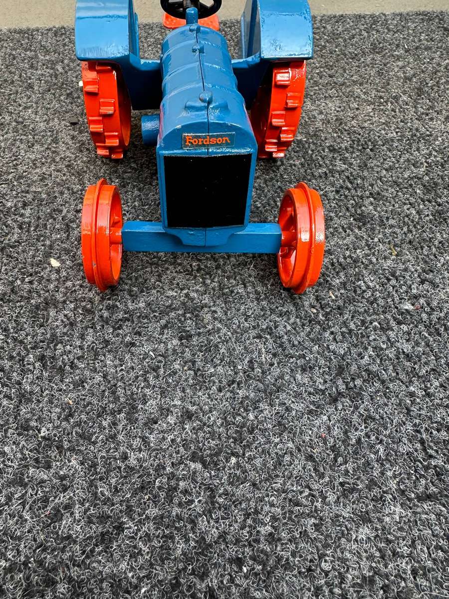 DINKY TOYS