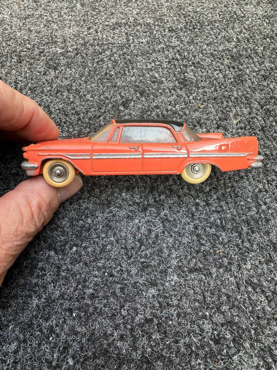 DINKY TOYS
