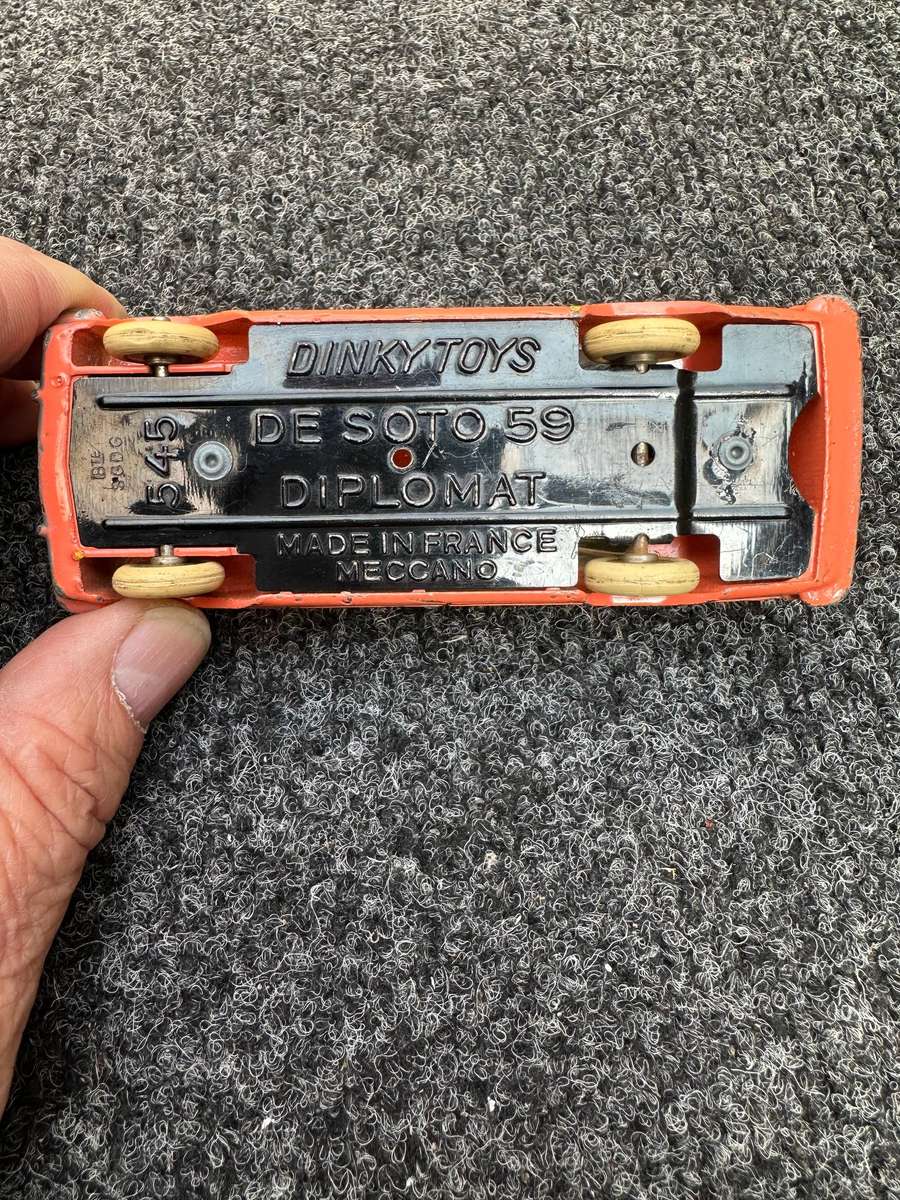 DINKY TOYS
