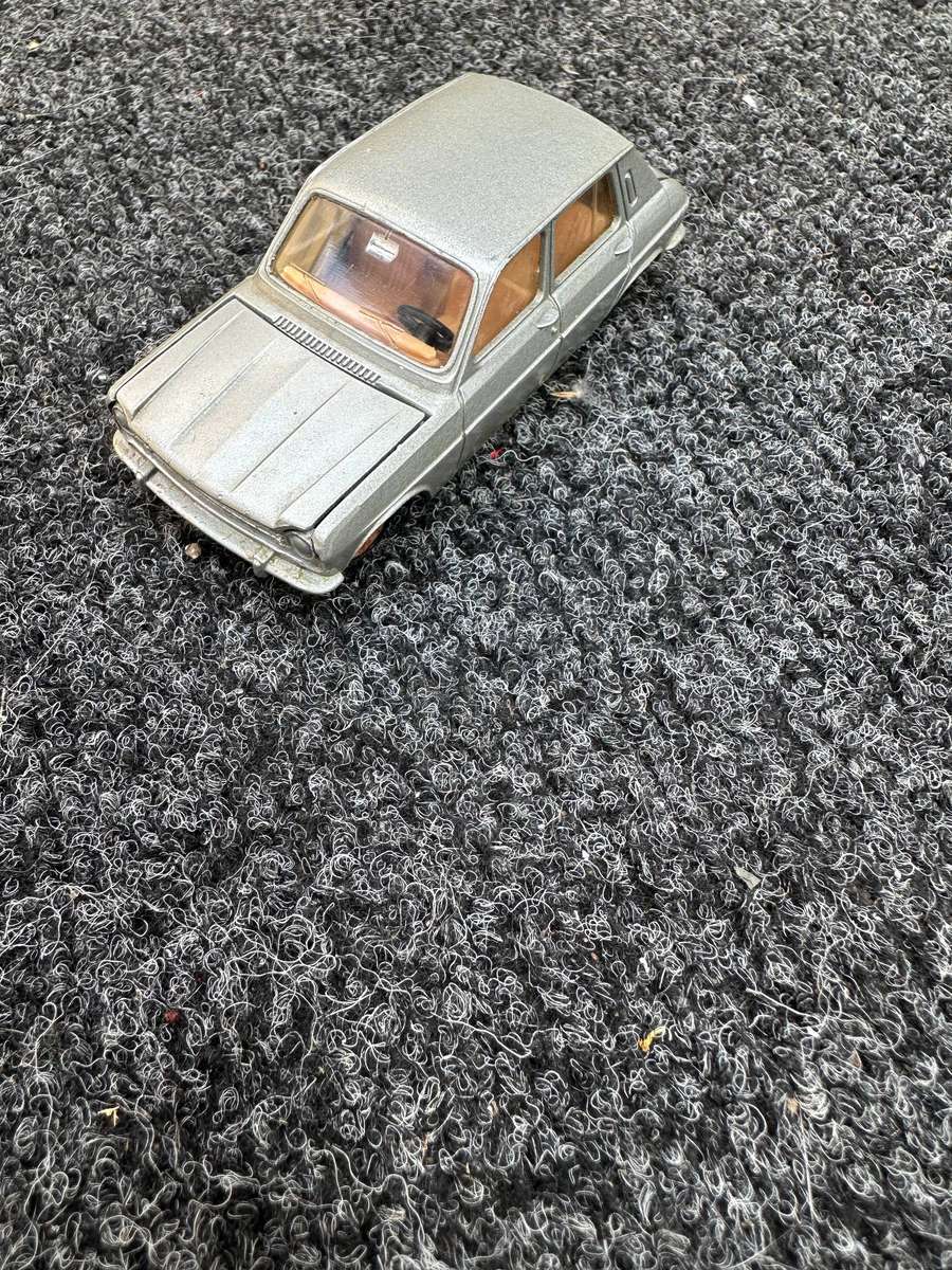 DINKY TOYS