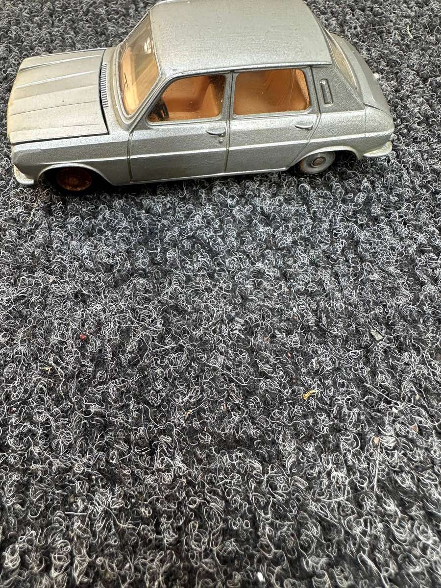 DINKY TOYS
