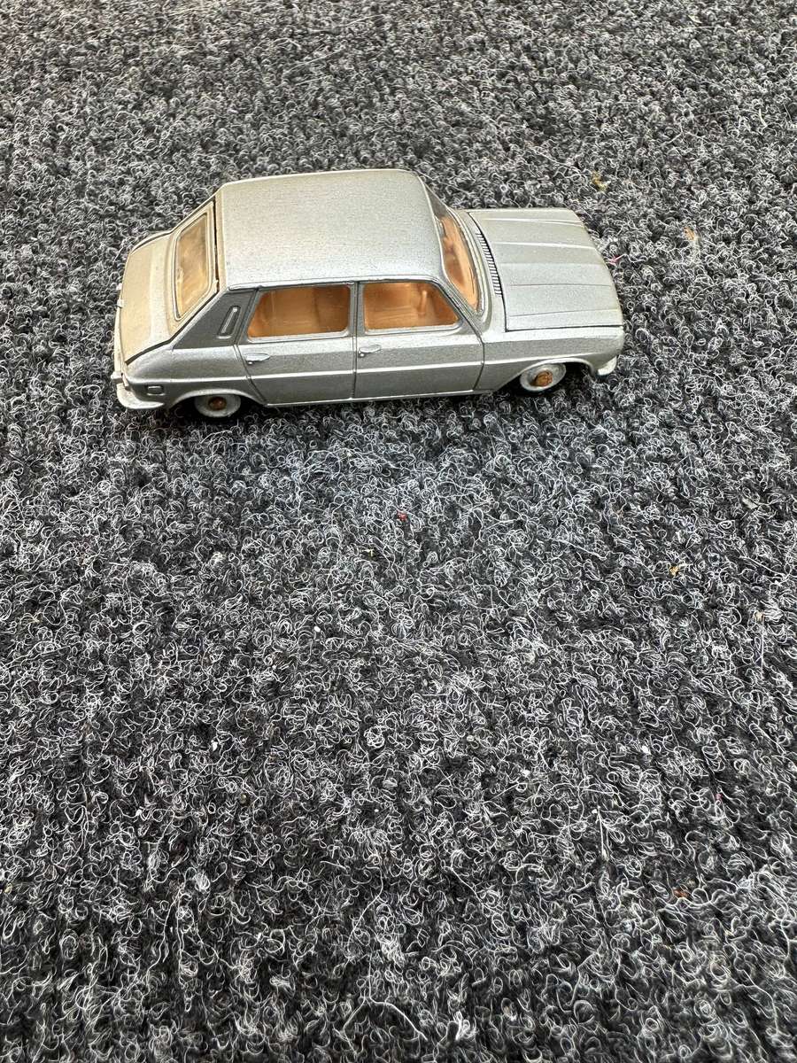 DINKY TOYS
