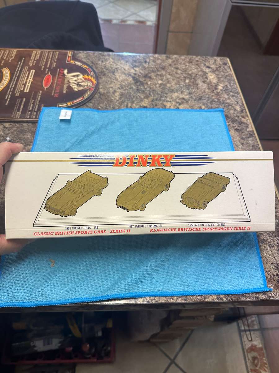 DINKY TOYS