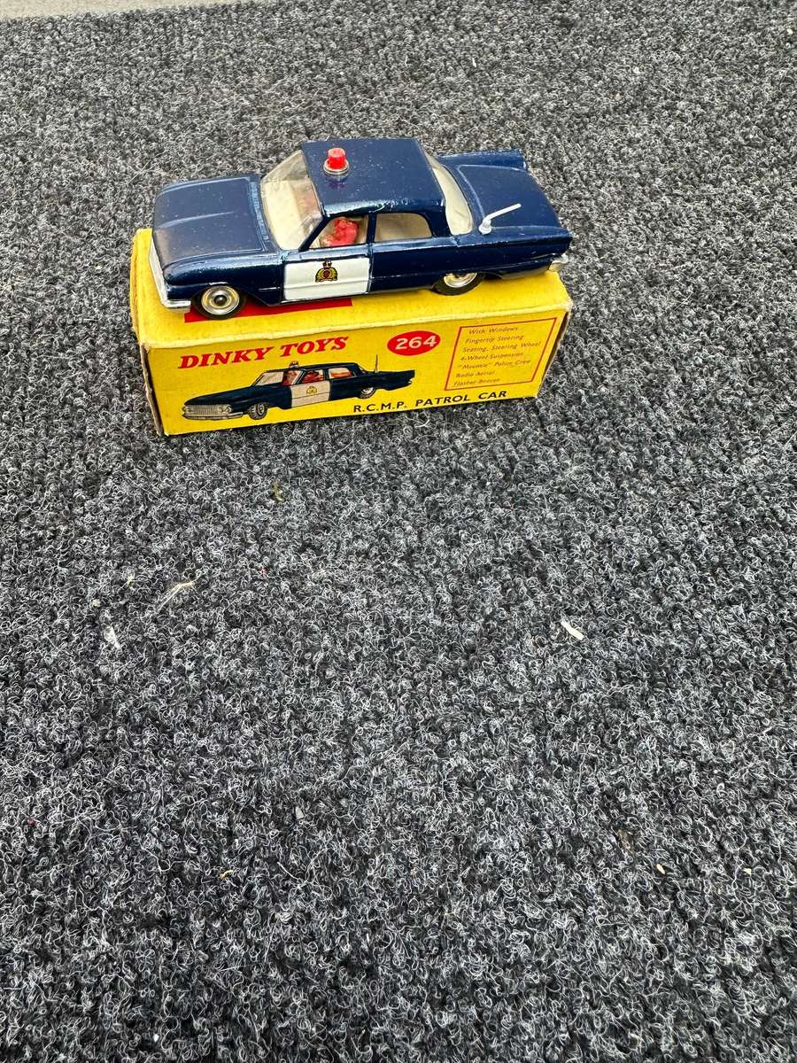 DINKY TOYS