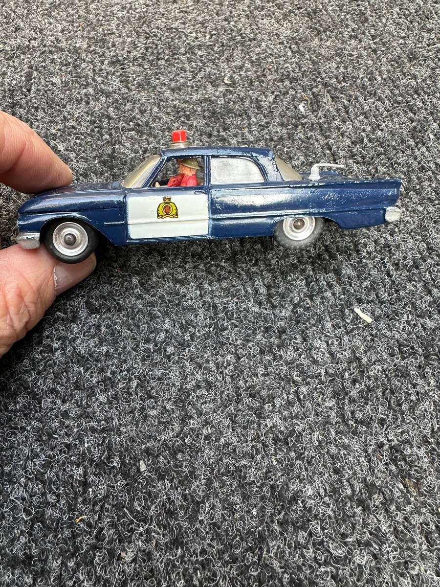 DINKY TOYS