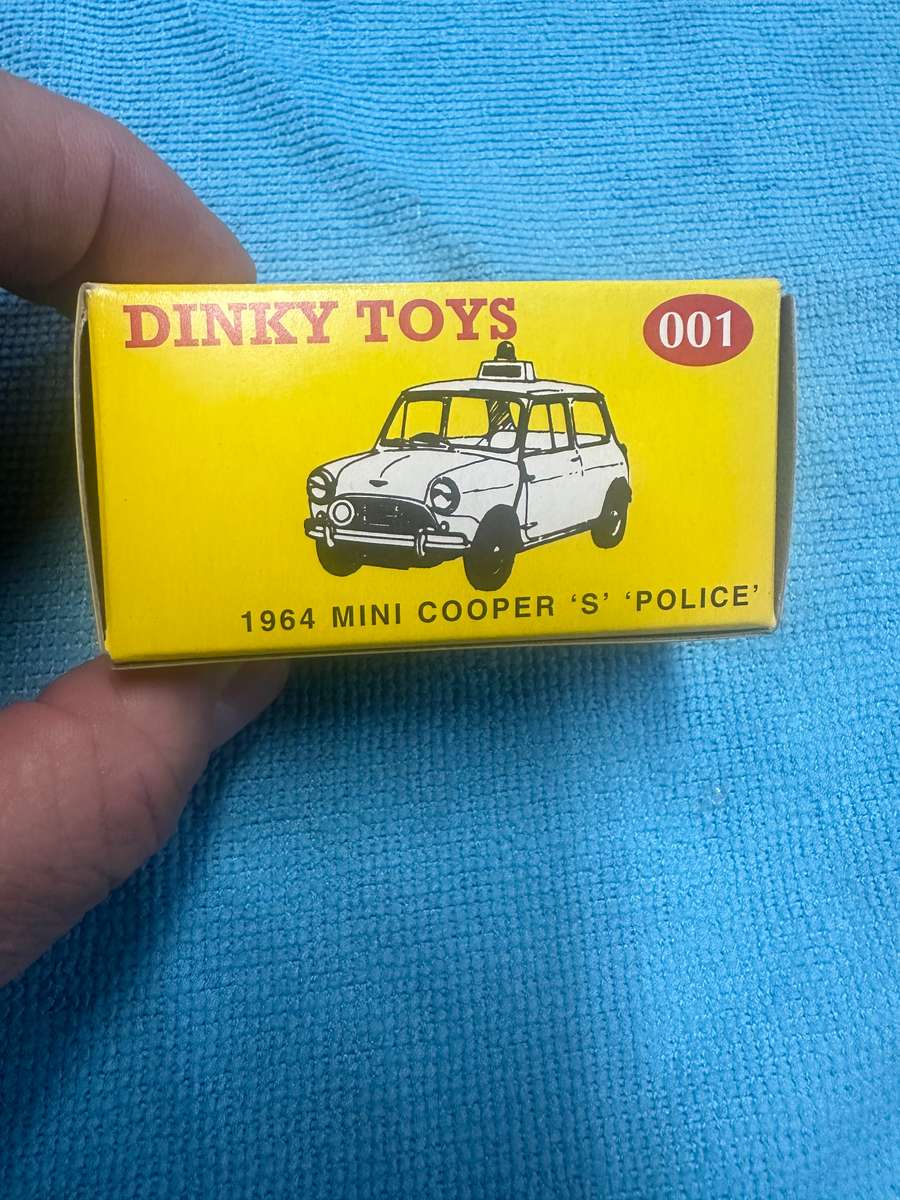 DINKY TOYS