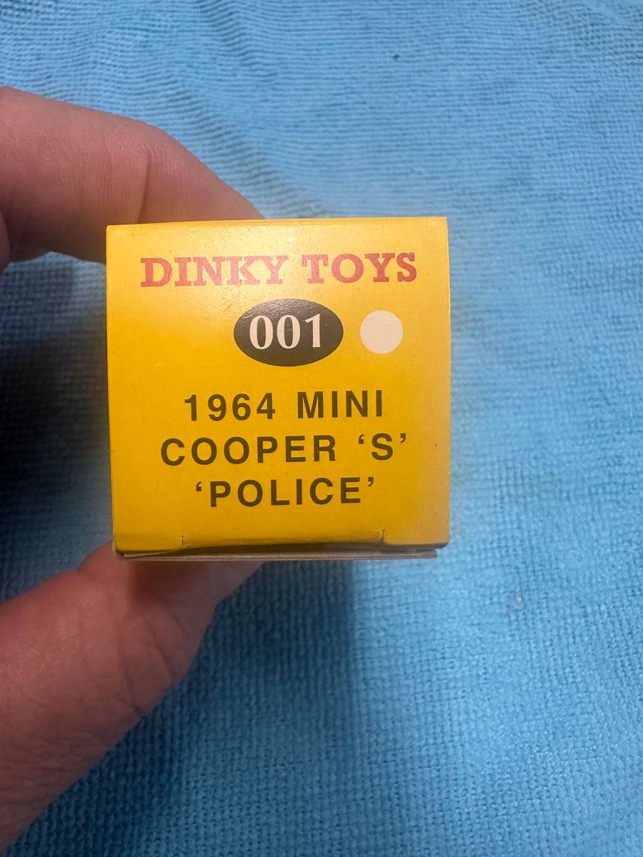 DINKY TOYS