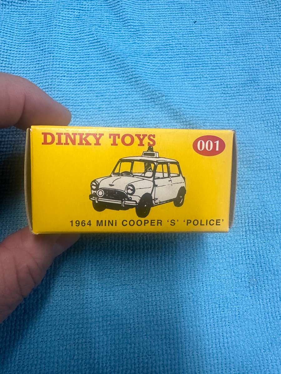 DINKY TOYS