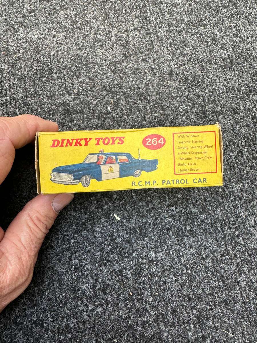 DINKY TOYS