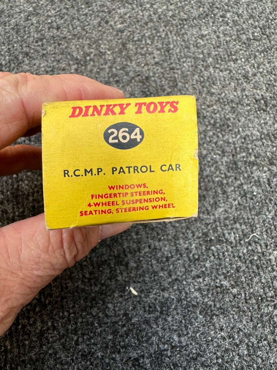 DINKY TOYS