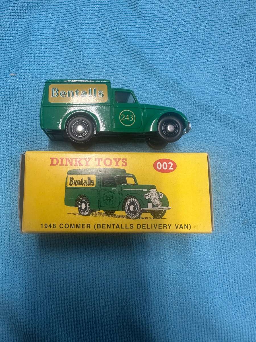 DINKY TOYS