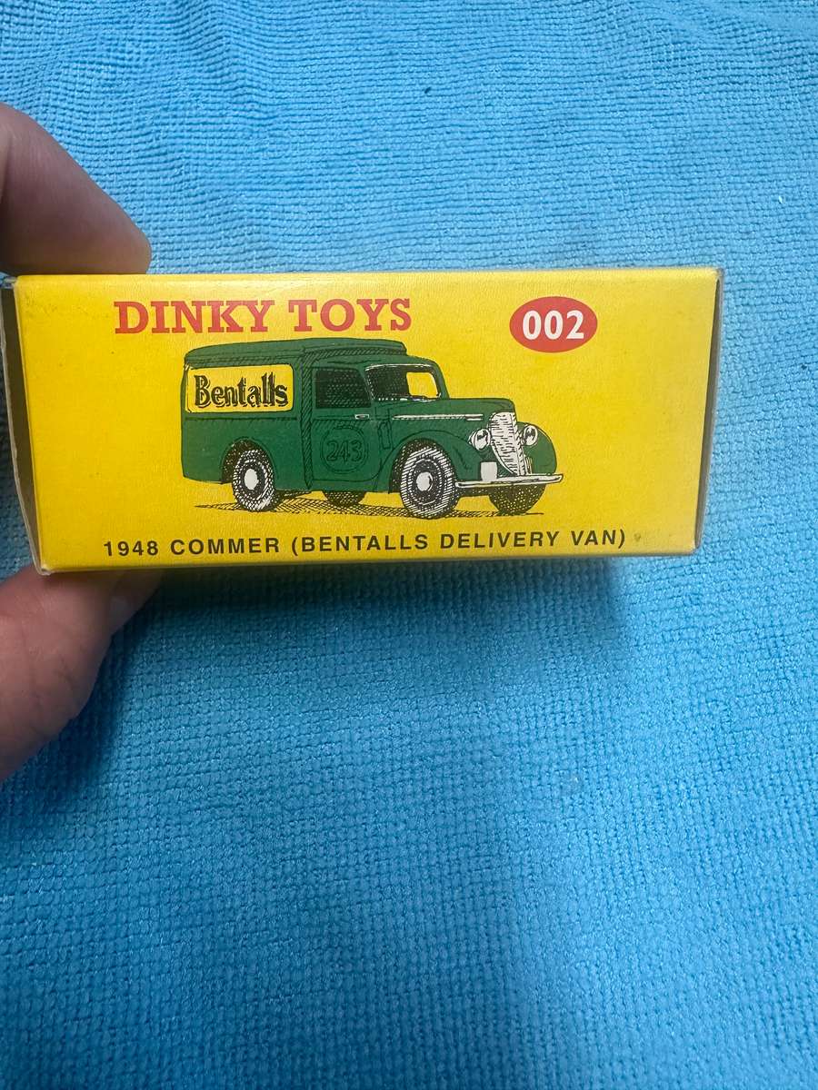 DINKY TOYS