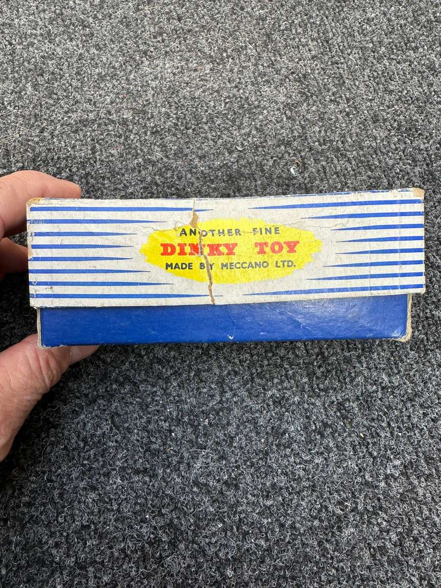 DINKY TOYS