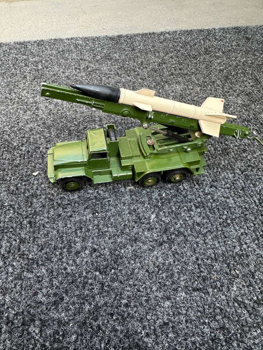 DINKY TOYS