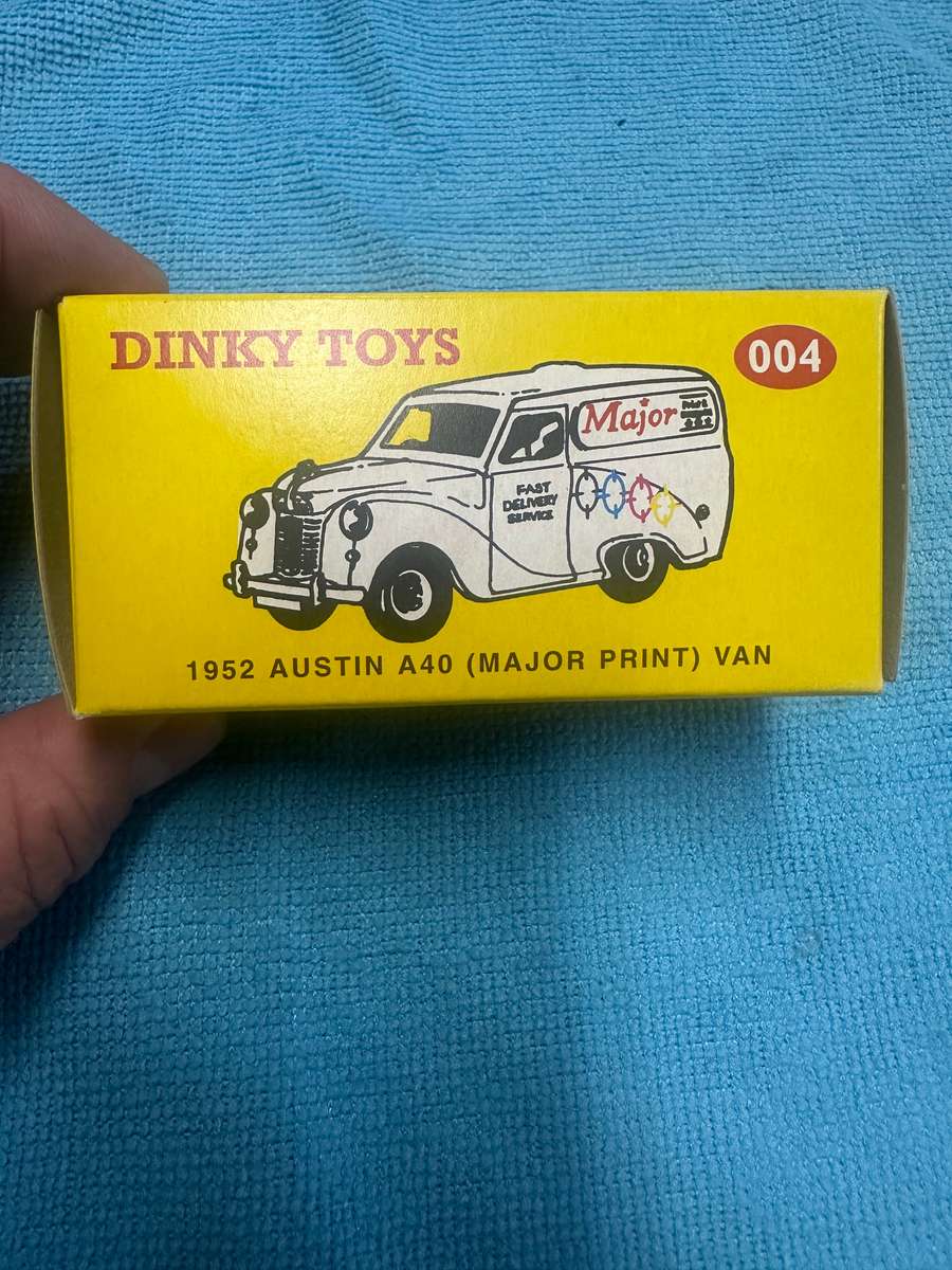 DINKY TOYS