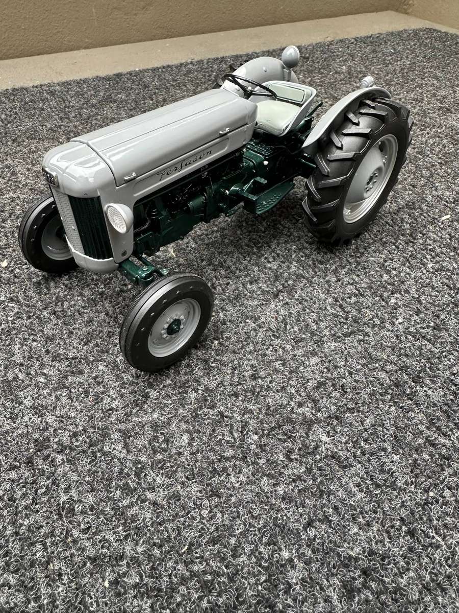 DINKY TOYS