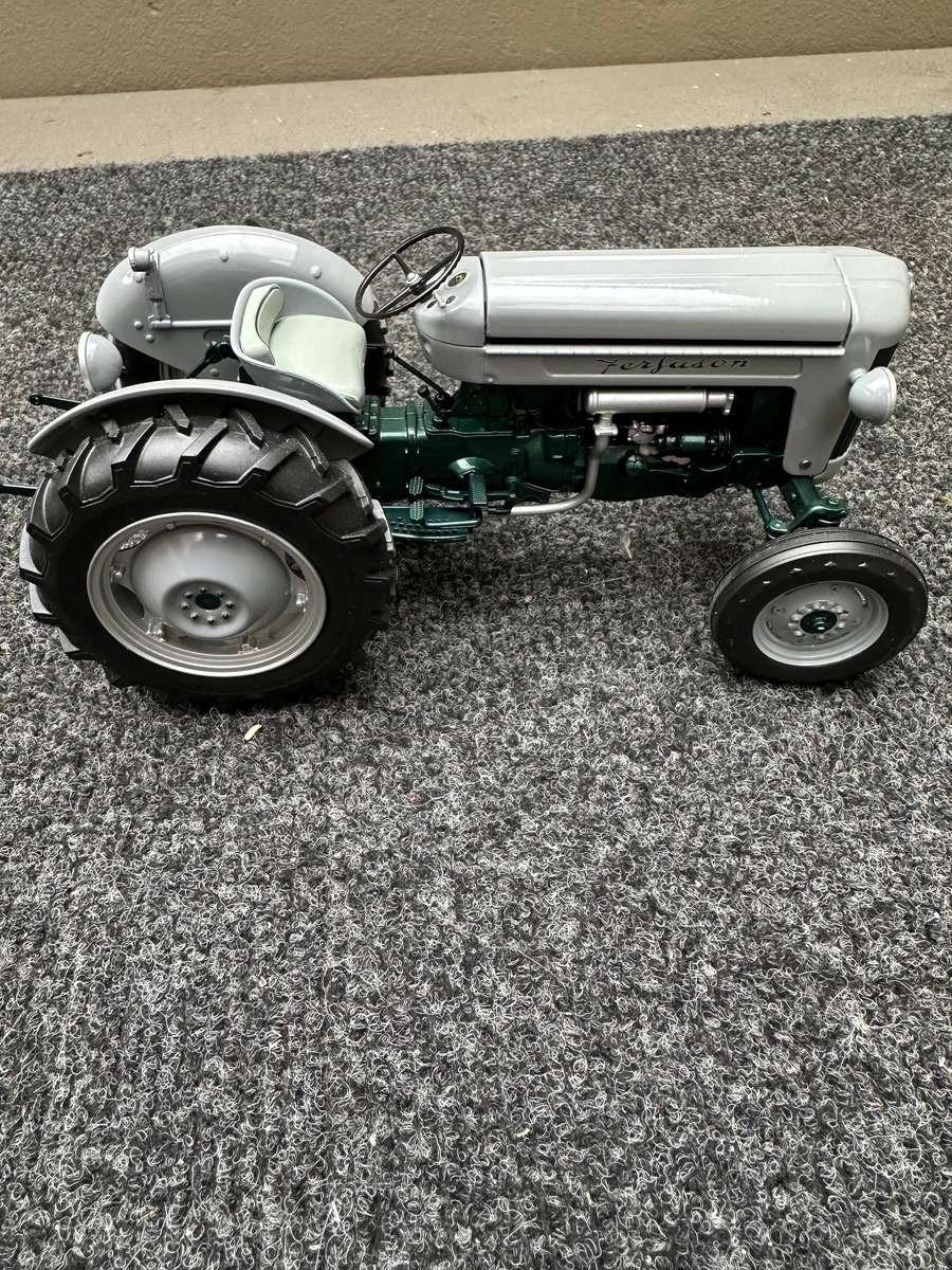 DINKY TOYS