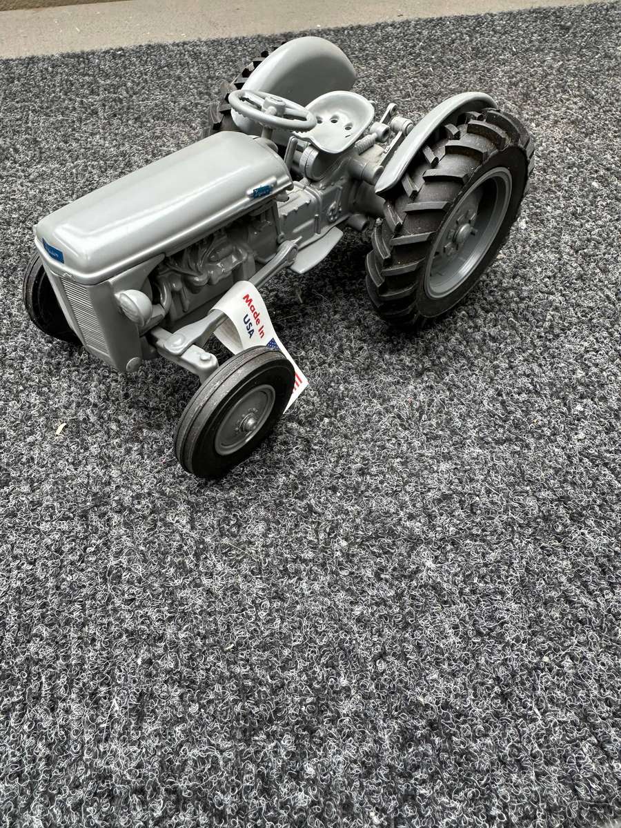 DINKY TOYS