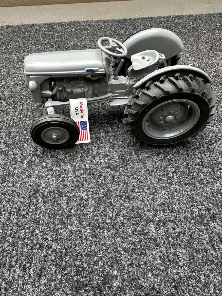 DINKY TOYS