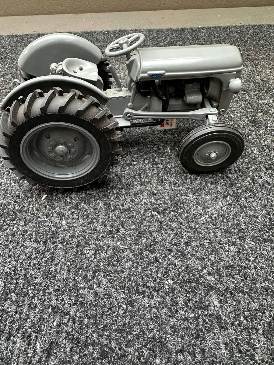 DINKY TOYS