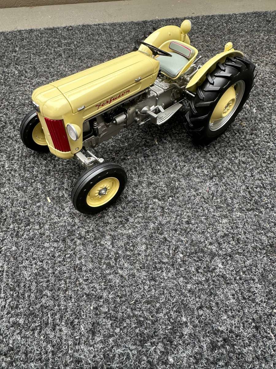 DINKY TOYS