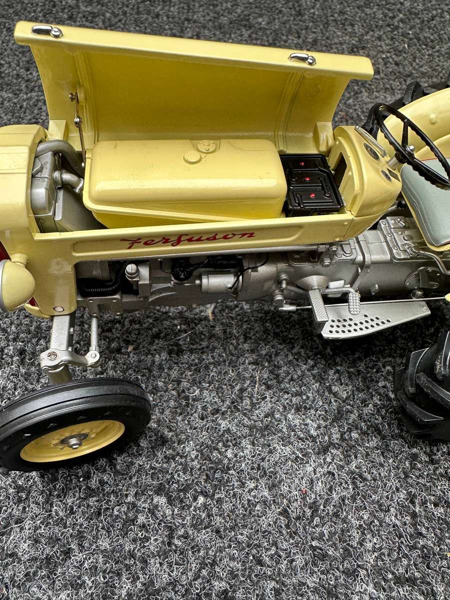 DINKY TOYS